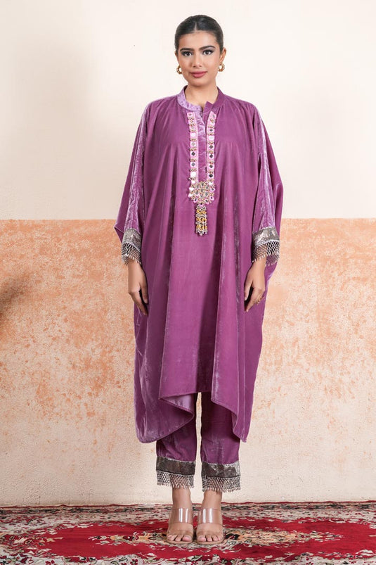 Makhmal Kaftan Set with Mirror details