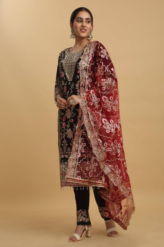 Floral Embroidered Work Kurta Set