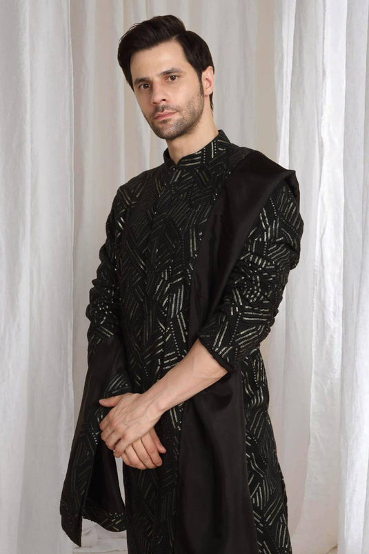 Asuka Black Cotton Embroidery Geometric Thread Kurta set