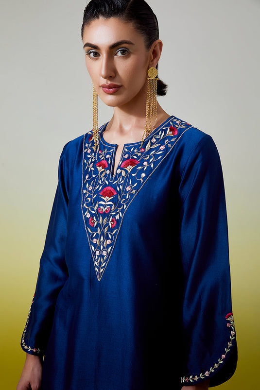 Blue Notched neck kurta with pant