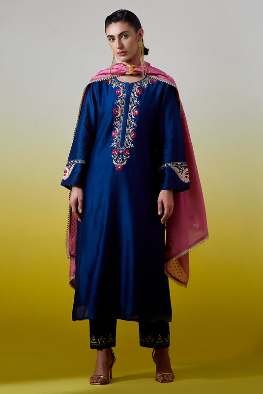 Dark Pink Embroidered dupatta with lace detailing