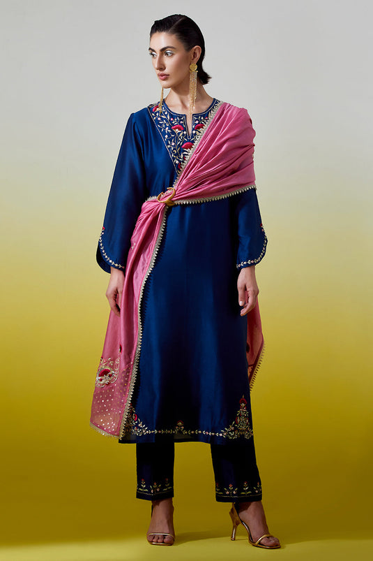 Dark Pink Embroidered dupatta with lace detailing