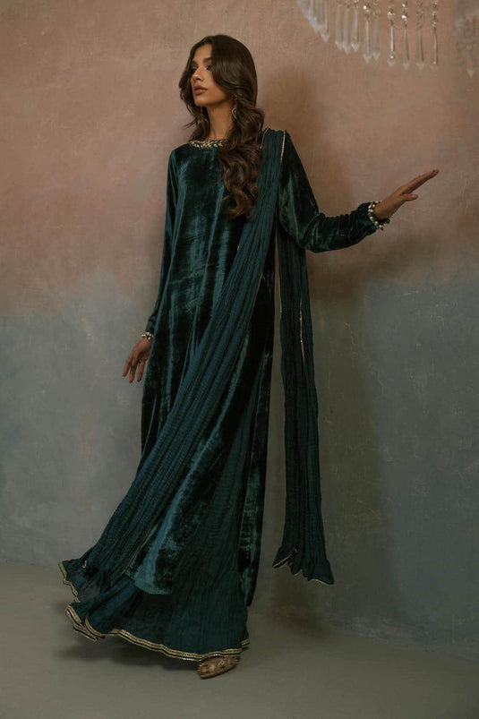 Evara Flow Velvet Suit Set