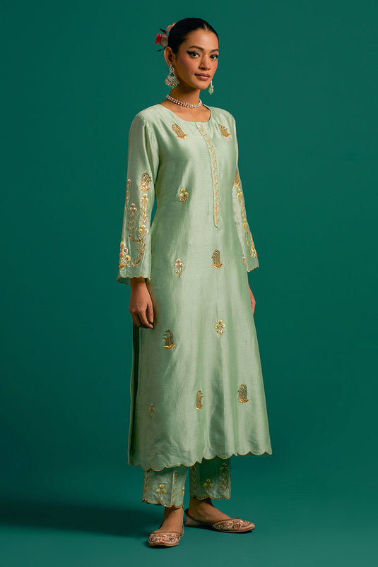 Green hand embroidered silk chanderi kurta set