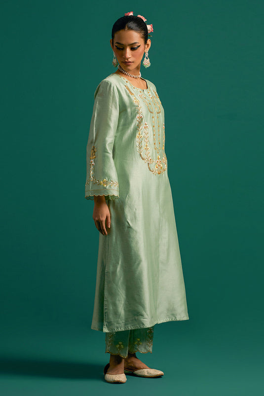 Green hand embroidered silk chanderi kurta set