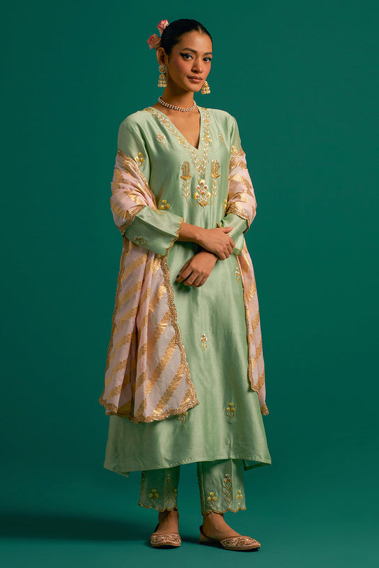 Green V neck hand embroidered silk chanderi kurta set with light pink chanderi dupatta