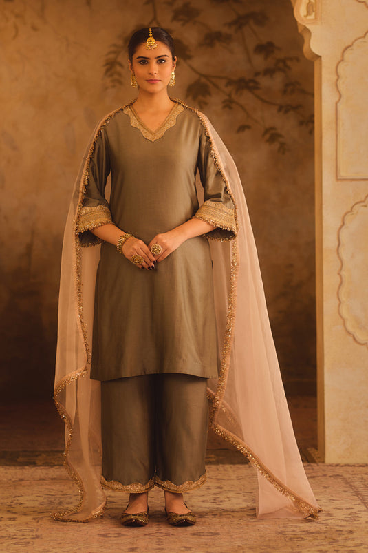 Gulbano Green V-Neck A-Line Kurta Set