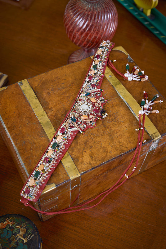 Jewel encrusted and embroidered free size belt