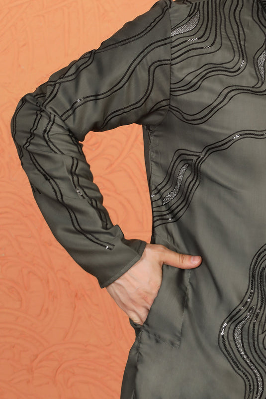 Mehfil-E-Khaas Embroidered Kurta Set with Back Elastic Pants