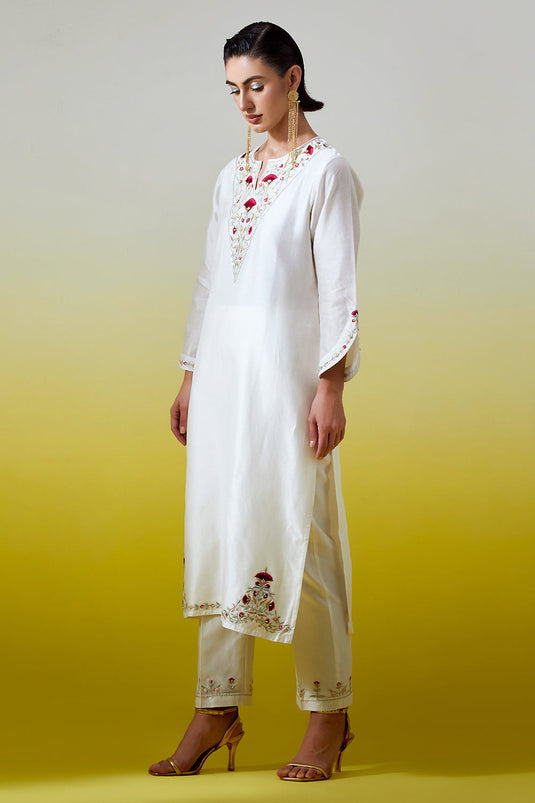 Off White Notched neck kurta with pant