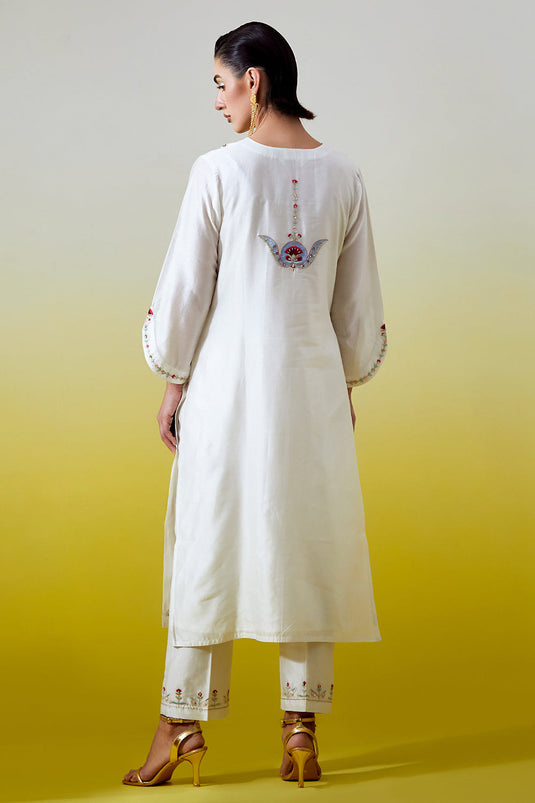Off White Notched neck kurta with pant