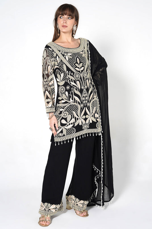 Ornate Floral Black Kurta Set With Embroidery And Scalloped Borders