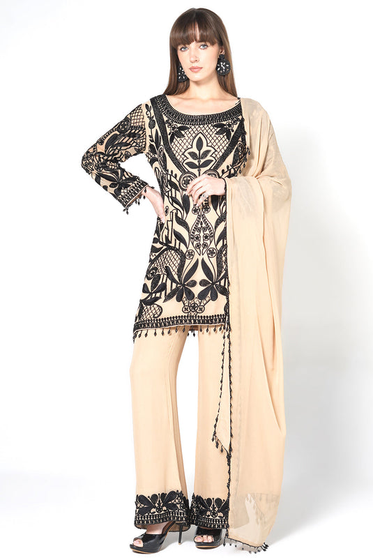Ornate Floral Cream Kurta Set With Embroidery And Scalloped Borders