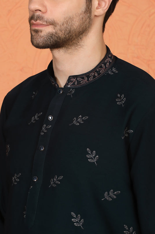 Phool Buta Patti Embroidered Kurta with Loose Fit Parallel Matching Pants