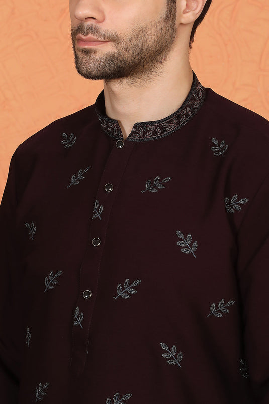 Phool Buta Patti Embroidered Kurta with Loose Fit Parallel Matching Pants