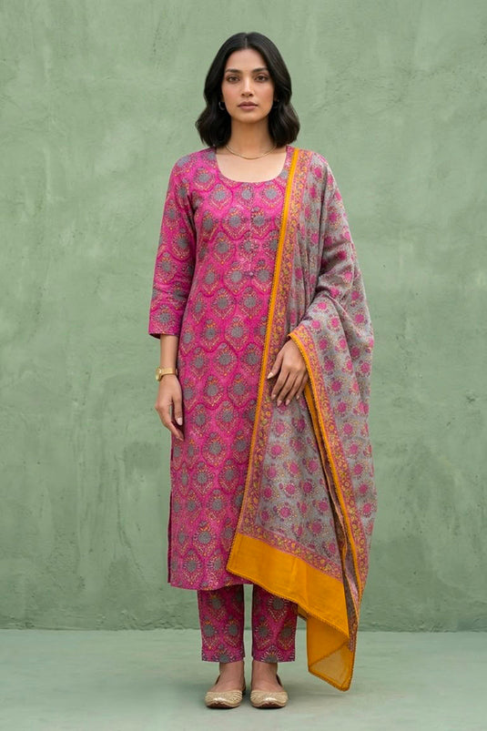Pink allover geometric kurta pant along with contrasting dupatta