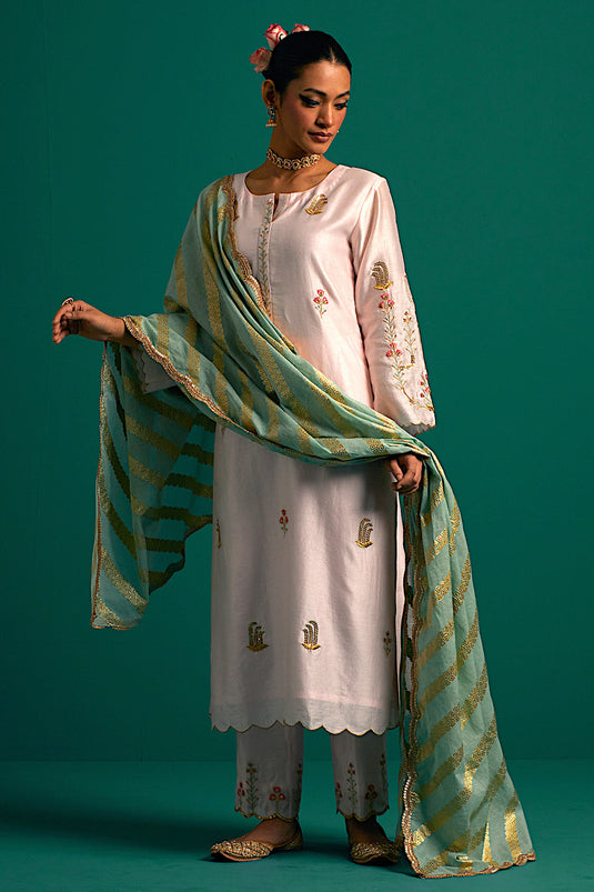 Pink hand embroidered silk chanderi kurta set with green chanderi dupatta