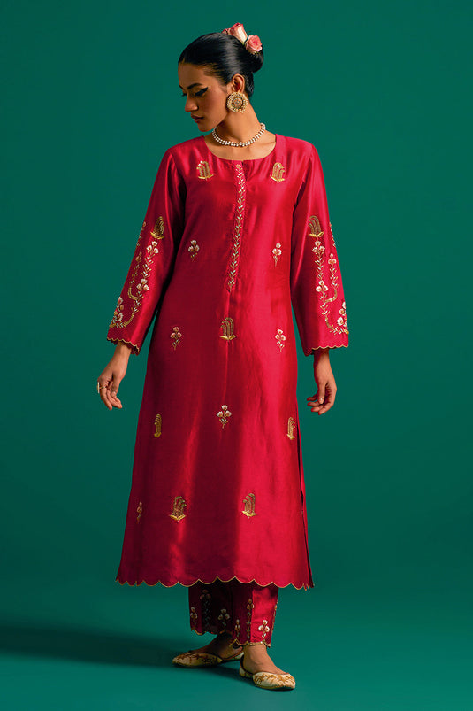 Red hand embroidered silk chanderi kurta set with green chanderi dupatta