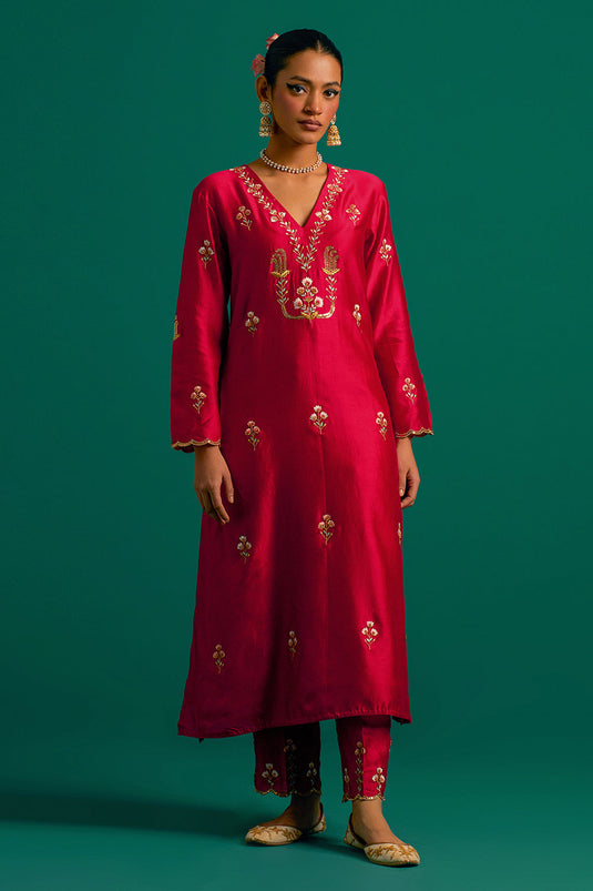 Red V neck hand embroidered silk chanderi kurta set with green chanderi dupatta