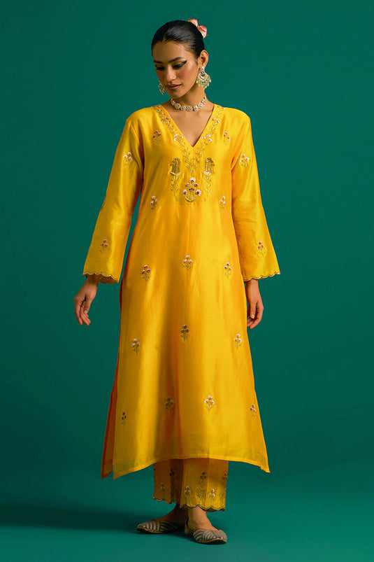Yellow V neck hand embroidered silk chanderi kurta set with green chanderi dupatta
