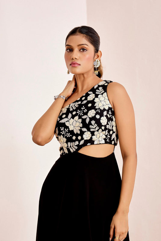 BLACK ONE SHOULDER GOWN