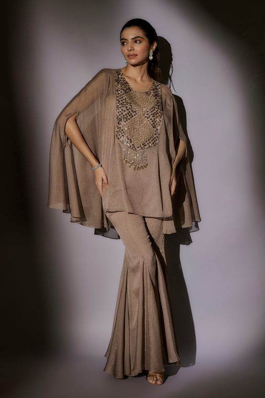 Bella Cape Set