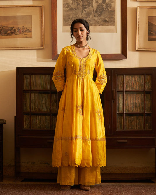 Sunahri  dhoop Kali  Kurta set