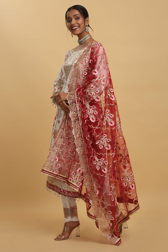 Floral Embroidered Kurta Set