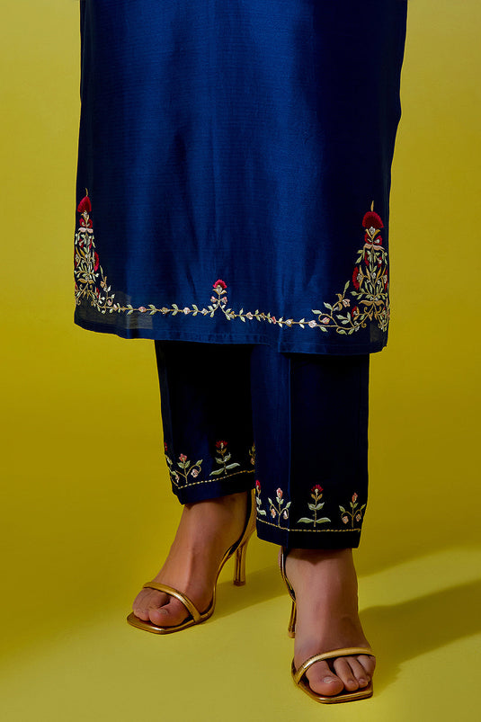 Blue Notched neck kurta with pant