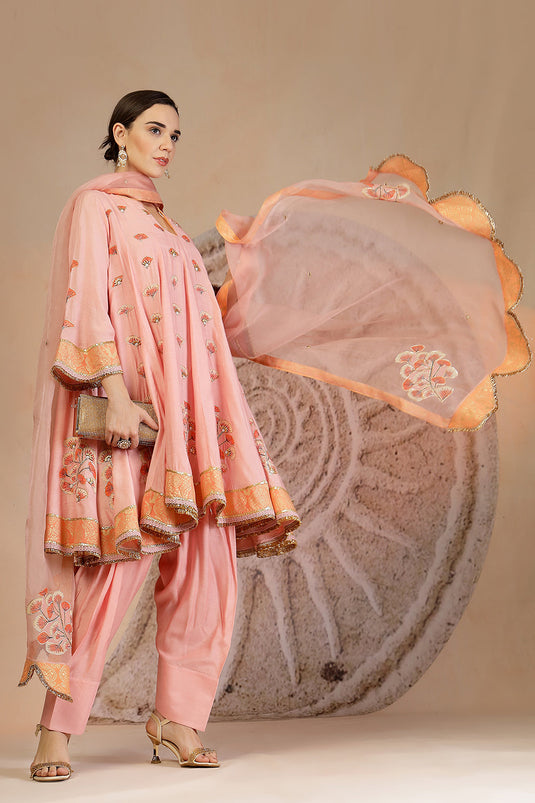 Floral Applique Kurta Set in Powder Pink with Organza Dupatta & Farsi Salwar