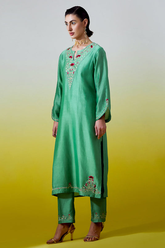 Green Notched neck kurta with pant