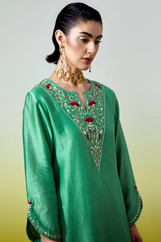 Green Notched neck kurta with pant