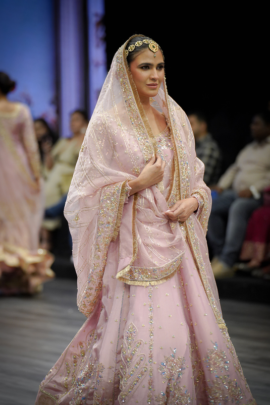 Gulabi Noor
