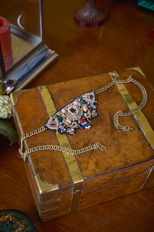Jewel encrusted and embroidered free size belt