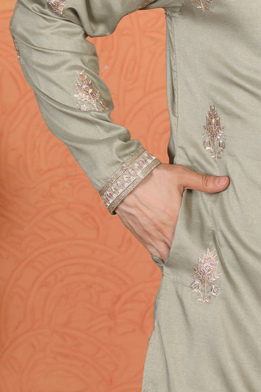 Maharaj Embroidered Kurta with Back Elastic Pants