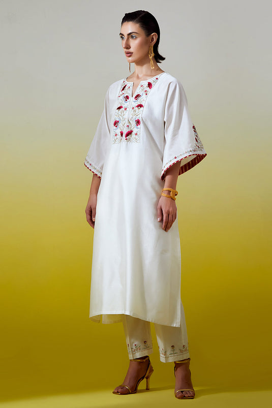 Off White Kaftan styke kurta with pant