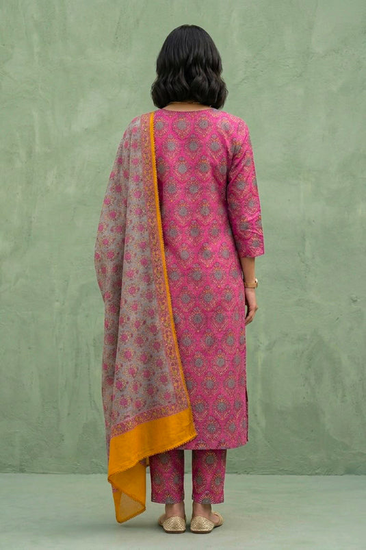 Pink allover geometric kurta pant along with contrasting dupatta