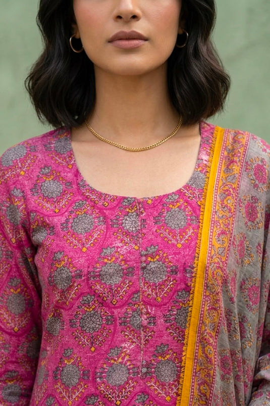 Pink allover geometric kurta pant along with contrasting dupatta