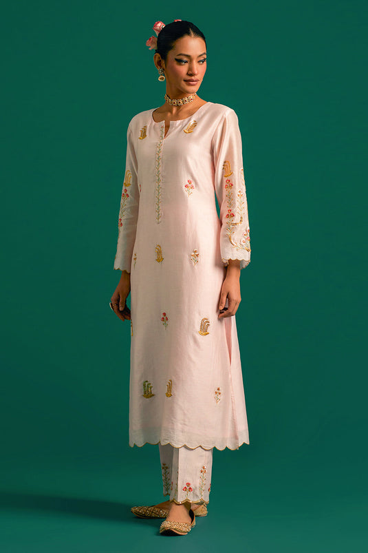 Pink hand embroidered silk chanderi kurta set with green chanderi dupatta