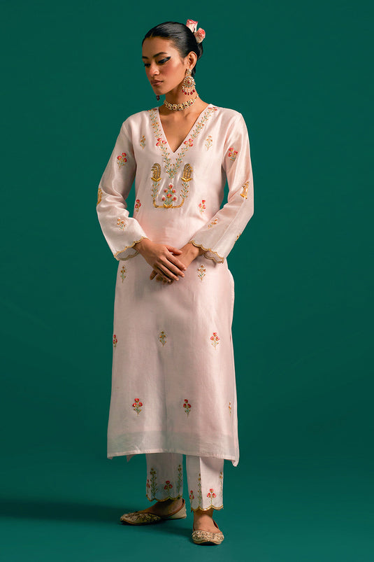 Pink V neck hand embroidered silk chanderi kurta set with green chanderi dupatta