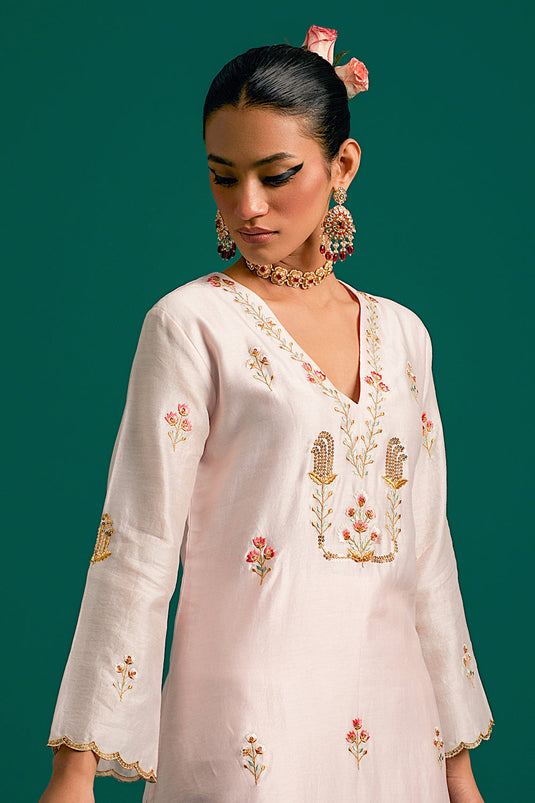 Pink V neck hand embroidered silk chanderi kurta set with green chanderi dupatta