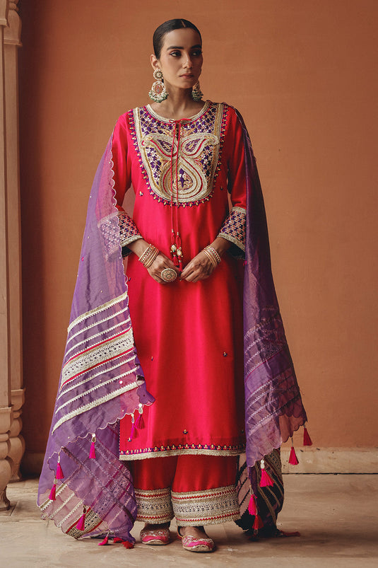 Rani Noor-E-Gulabi  Set