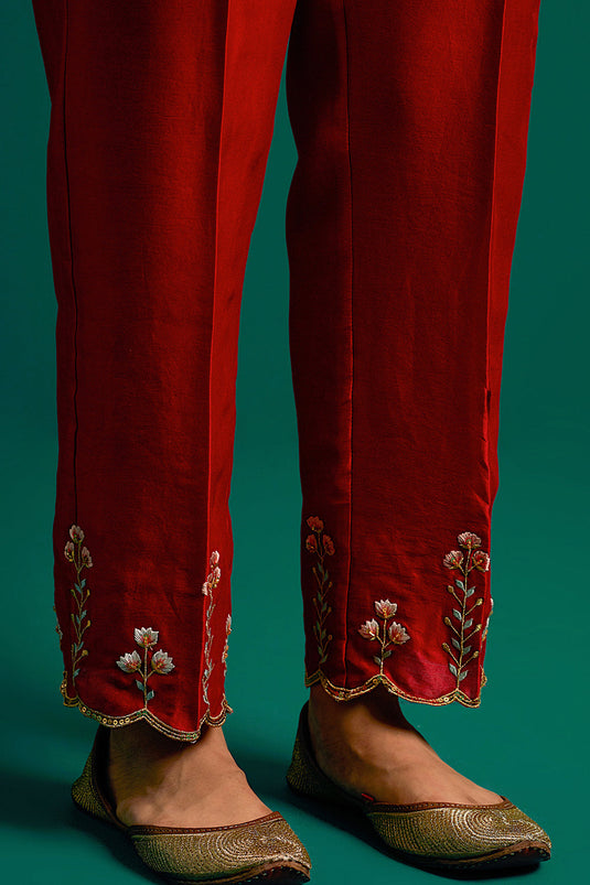 Red V neck hand embroidered silk chanderi kurta set with green chanderi dupatta